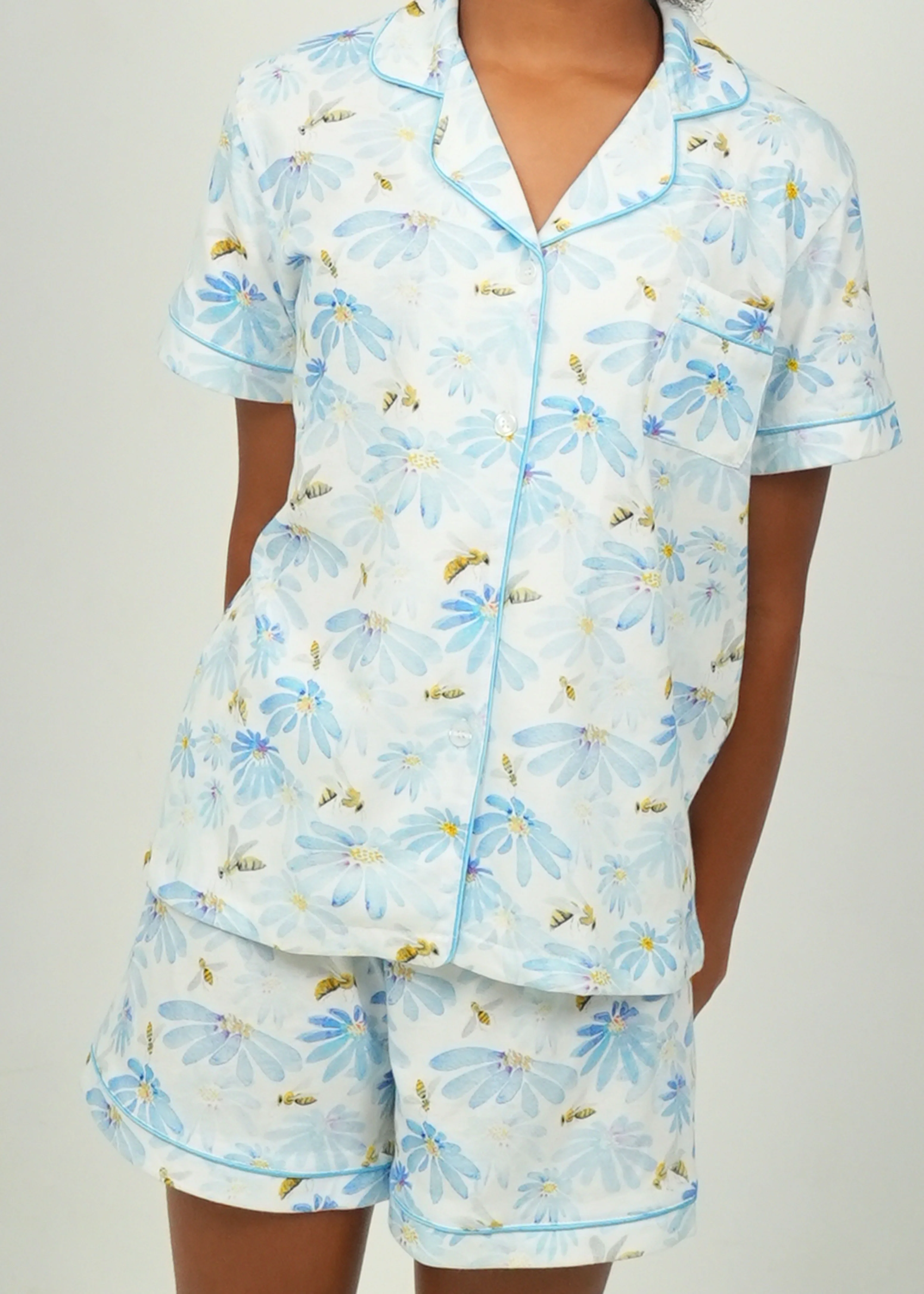 Girls - Blue Daisies and Bees - Jersey Knit Cotton Short PJ Set - Image 4